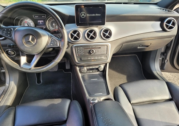 Mercedes-Benz GLA cena 70900 przebieg: 226000, rok produkcji 2016 z Międzychód małe 301